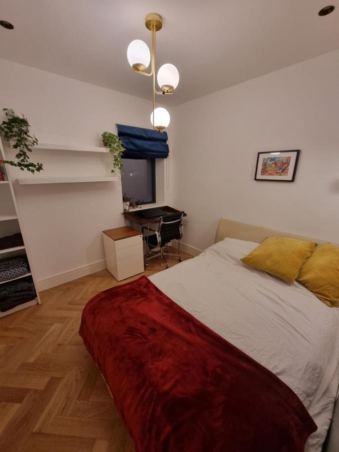 Bright Spacious Apartment In The Park London Bagian luar foto